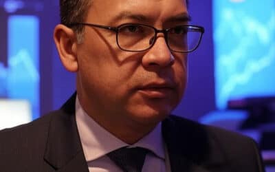 Un expert de DeepSeek alerte : l’intelligence artificielle menace de bouleverser le marché du travail en deux décennies